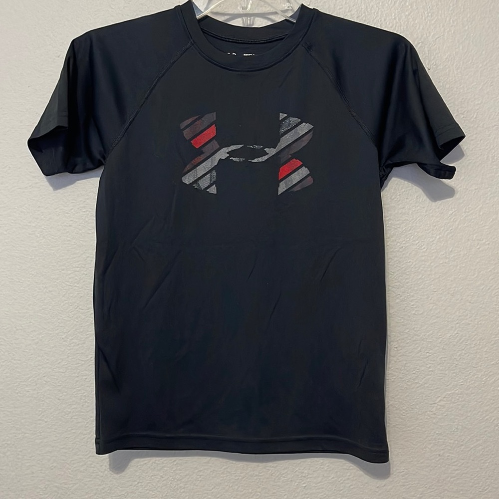 UNDER ARMOUR BOYS SHIRT